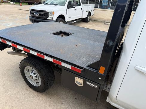 Used 2024 Chevrolet Silverado 2500 LT w/ Convenience Package image 18