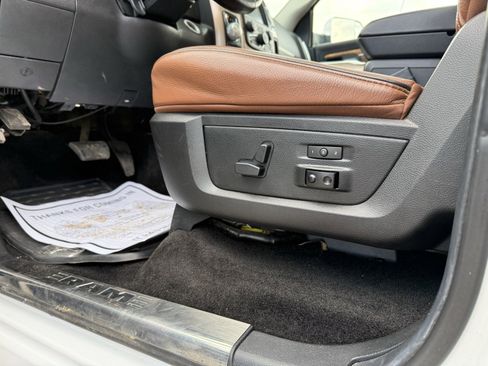 Used 2017 RAM 1500 Laramie Longhorn image 16