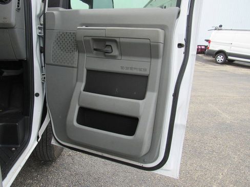 Used 2023 Ford E-450 and Econoline 450 Super Duty w/ Power Windows & Locks Group RWD image 12