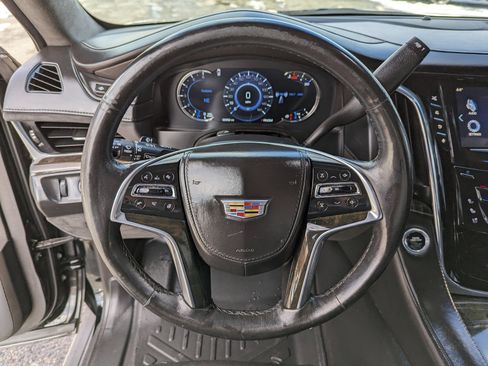 Used 2016 Cadillac Escalade Platinum image 16