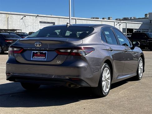 Used 2024 Toyota Camry LE image 4