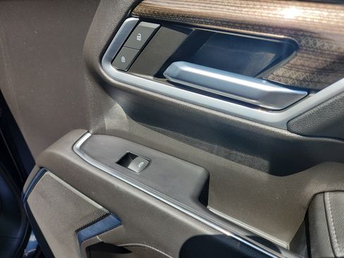 Used 2022 Chevrolet Silverado 1500 LT image 48