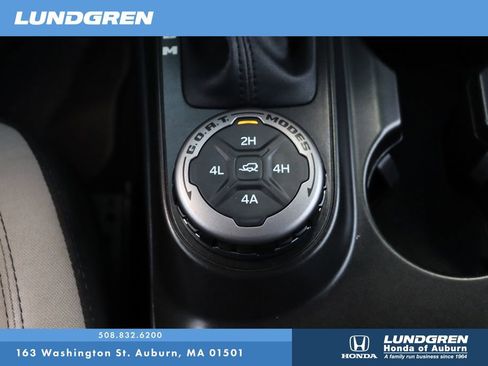 Used 2023 Ford Bronco Wildtrak image 25