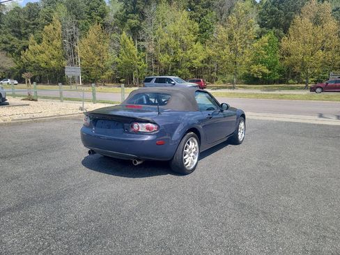 Used 2006 MAZDA MX-5 Miata Touring RWD image 7