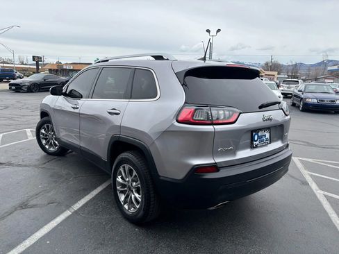 Used 2019 Jeep Cherokee Latitude Plus image 3
