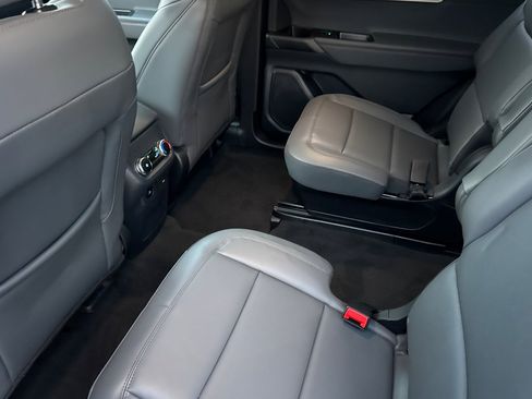 New 2026 Ford Explorer Active w/ Active Comfort Package image 11