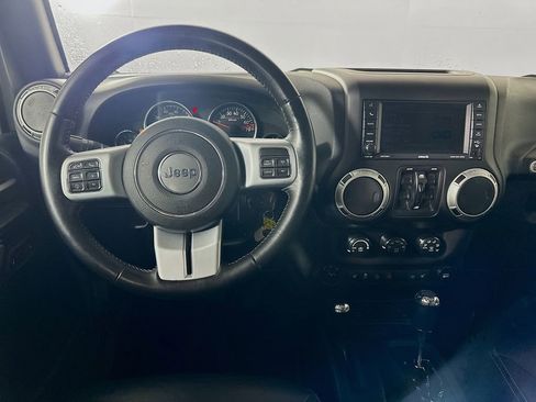 Used 2017 Jeep Wrangler Unlimited Rubicon image 20