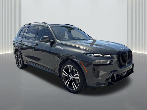 Used 2024 BMW X7 xDrive40i w/ M Sport Package AWD/4WD image 3