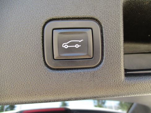 Used 2019 Chevrolet Equinox LT AWD/4WD image 17