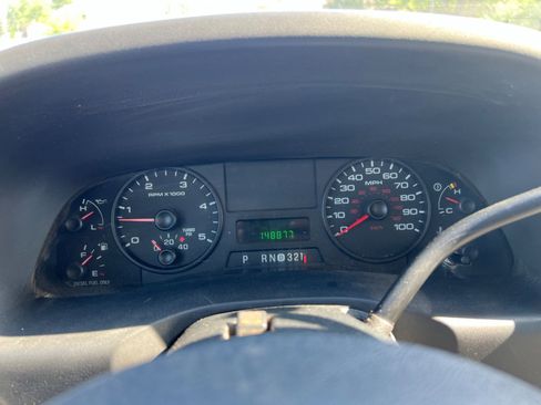 Used 2006 Ford F450 2WD Regular Cab Super Duty image 35