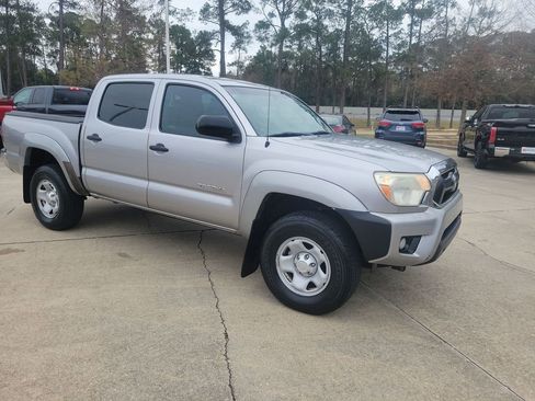 Used 2015 Toyota Tacoma PreRunner image 9