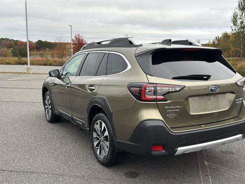 Used 2023 Subaru Outback Touring image 9
