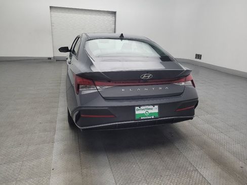 Used 2024 Hyundai Elantra SEL FWD image 6