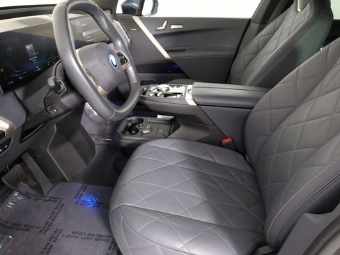 Used 2024 BMW iX xDrive50 w/ Premium Package image 32