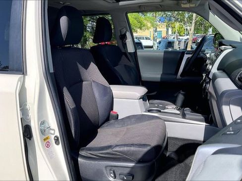Used 2011 Toyota 4Runner SR5 w/ Convenience Pkg RWD image 7