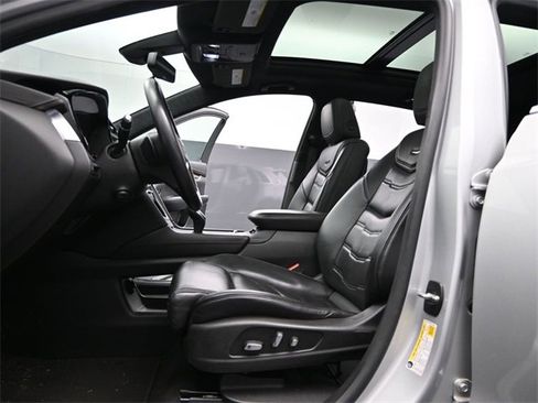 Used 2017 Cadillac XT5 Platinum image 12