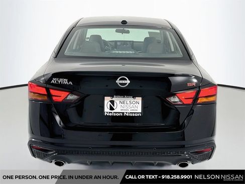 Certified 2025 Nissan Altima 2.5 SR w/ SR Premium Package FWD image 6