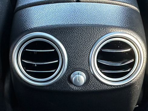 Used 2020 Mercedes-Benz GLC 300 4MATIC image 26