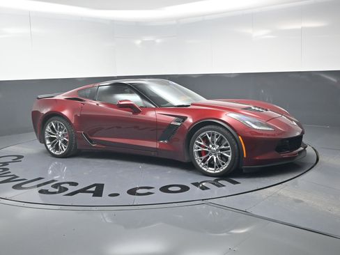 Used 2016 Chevrolet Corvette Z06 w/ 2LZ Preferred Equipment Group image 2