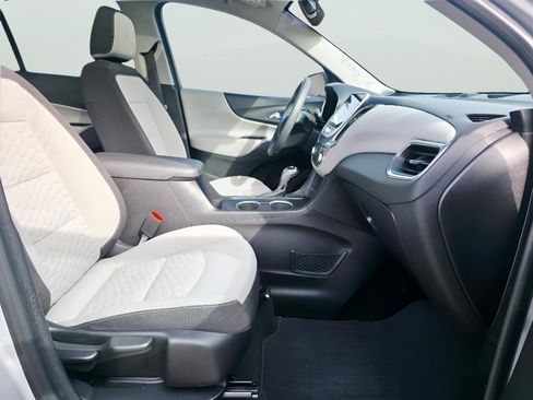 Used 2018 Chevrolet Equinox LT w/ Sun & Infotainment Package image 10