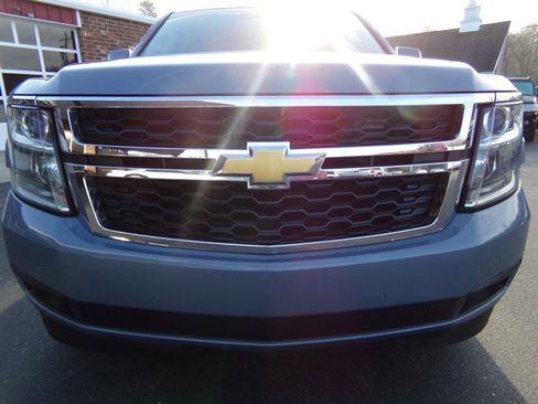 Used 2016 Chevrolet Suburban LT image 4