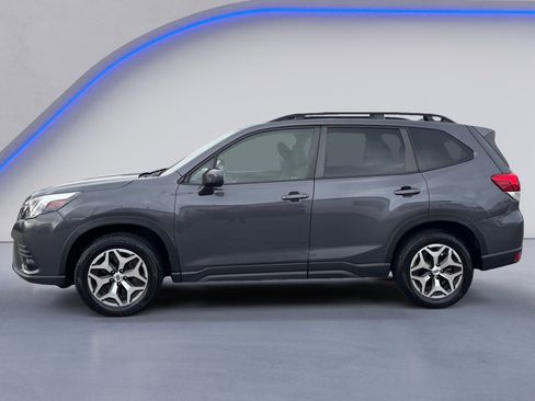 Used 2023 Subaru Forester Premium image 11