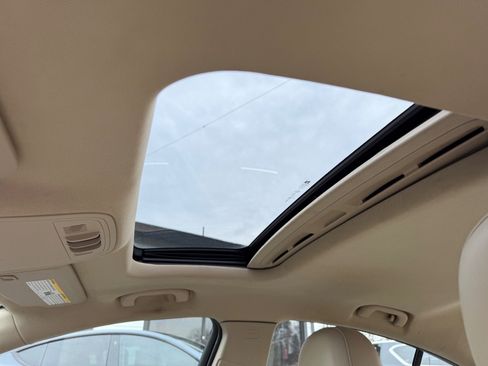 Used 2017 Buick Regal Premium w/ Driver Confidence Package #2 image 16