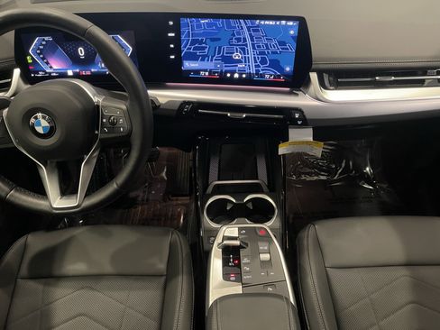 Used 2025 BMW X1 xDrive28i w/ Technology Package image 17