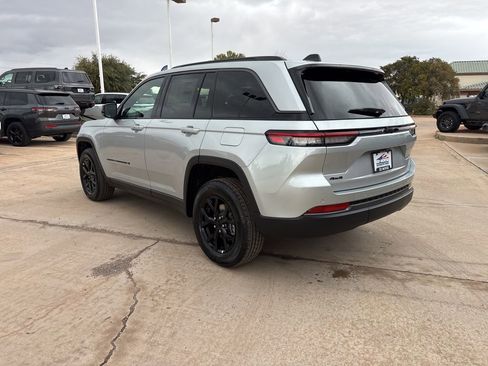 New 2026 Jeep Grand Cherokee Altitude AWD/4WD image 7