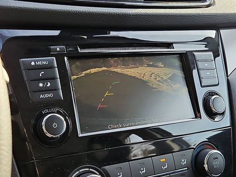 Certified 2022 Nissan Rogue Sport S image 17