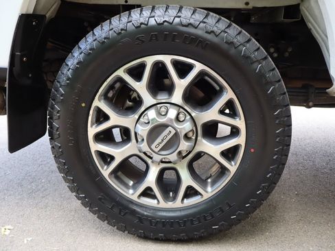 Used 2022 Ford F250 Lariat w/ Lariat Ultimate Package AWD/4WD image 43