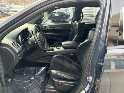 Used 2017 Jeep Grand Cherokee Trailhawk image 3