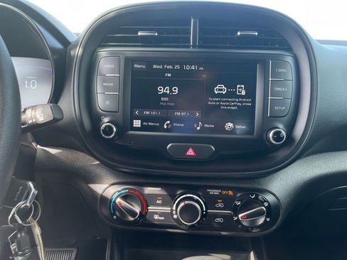 Used 2025 Kia Soul LX w/ LX Technology Package image 17