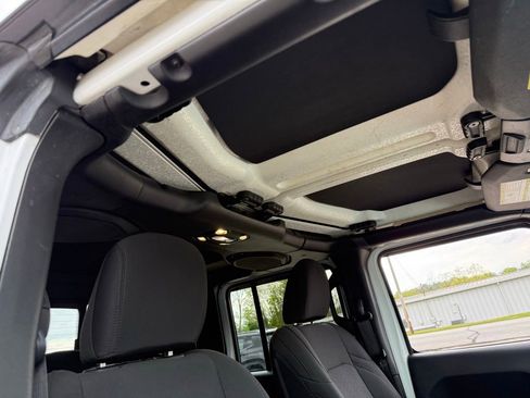 Used 2020 Jeep Gladiator Sport w/ Quick Order Package 24S AWD/4WD image 38