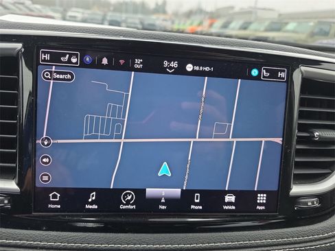 Used 2022 Chrysler Pacifica Touring-L w/ Uconnect Theater Family Group image 19