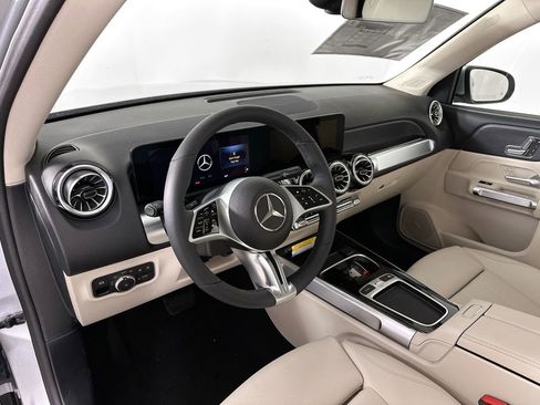 New 2026 Mercedes-Benz GLB 250 image 9