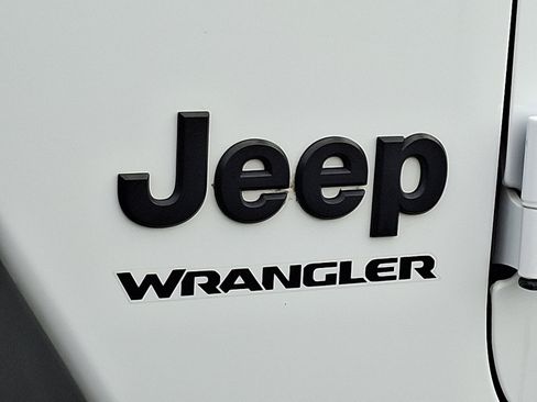 Certified 2021 Jeep Wrangler Sport AWD/4WD image 28