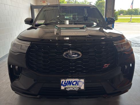 Used 2025 Ford Explorer ST w/ Sun And Sound Package AWD/4WD image 8