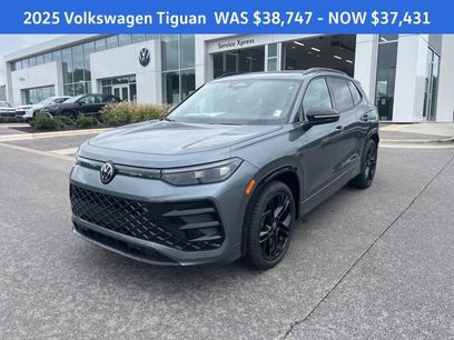 New 2025 Volkswagen Tiguan SE R-Line