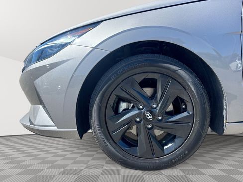 Used 2023 Hyundai Elantra Blue FWD image 18