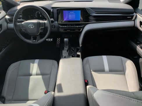 Used 2025 Toyota Camry SE FWD image 29