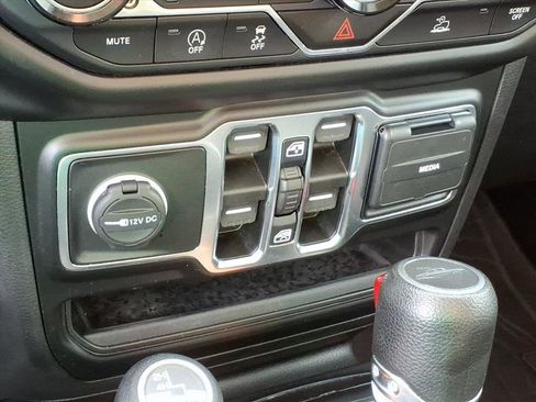 Used 2022 Jeep Gladiator Sport AWD/4WD image 31
