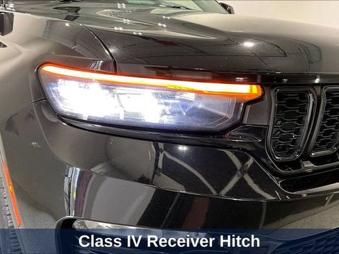 Used 2023 Jeep Grand Cherokee Limited w/ Luxury Tech Group II AWD/4WD image 42