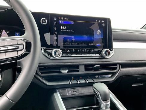 Used 2025 Chevrolet Colorado LT w/ Advanced Trailering Package image 18