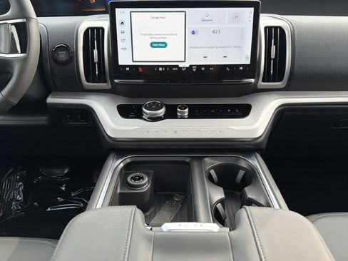 New 2026 Ford Expedition Active image 17