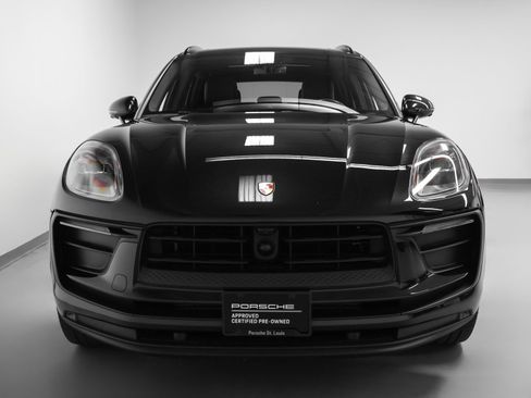 Certified 2022 Porsche Macan AWD/4WD image 8