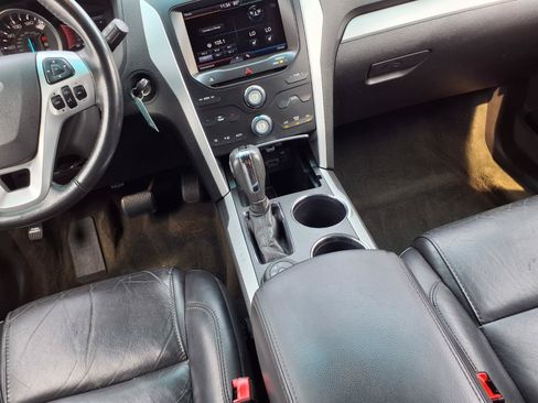 Used 2013 Ford Explorer XLT AWD/4WD image 12