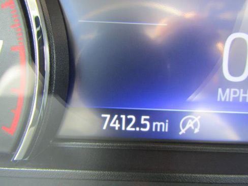 Used 2024 Ford Explorer XLT w/ Equipment Group 202A AWD/4WD image 21
