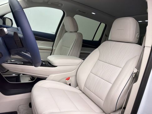 New 2026 Buick Enclave Avenir w/ Super Cruise Package AWD/4WD image 9