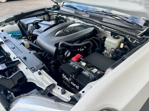 Used 2020 Toyota Tacoma TRD Off-Road image 9